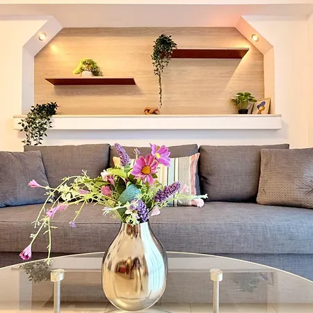 Sunlit 1br - In The Shadow Of Parliament Palace * 布加勒斯特