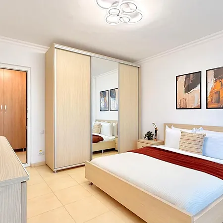 Sunlit 1br - In The Shadow Of Parliament Palace 布加勒斯特