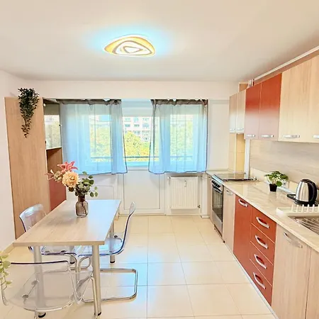 Sunlit 1br - In The Shadow Of Parliament Palace * 布加勒斯特