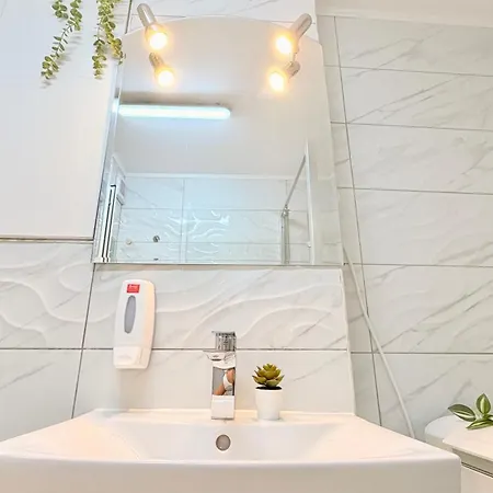 公寓 Sunlit 1br - In The Shadow Of Parliament Palace 布加勒斯特